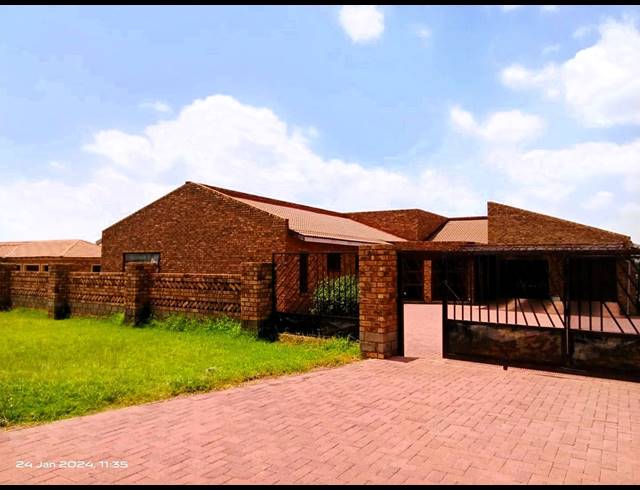 3 BEDROOM HOUSE FOR SALE IN JAMESON PARK